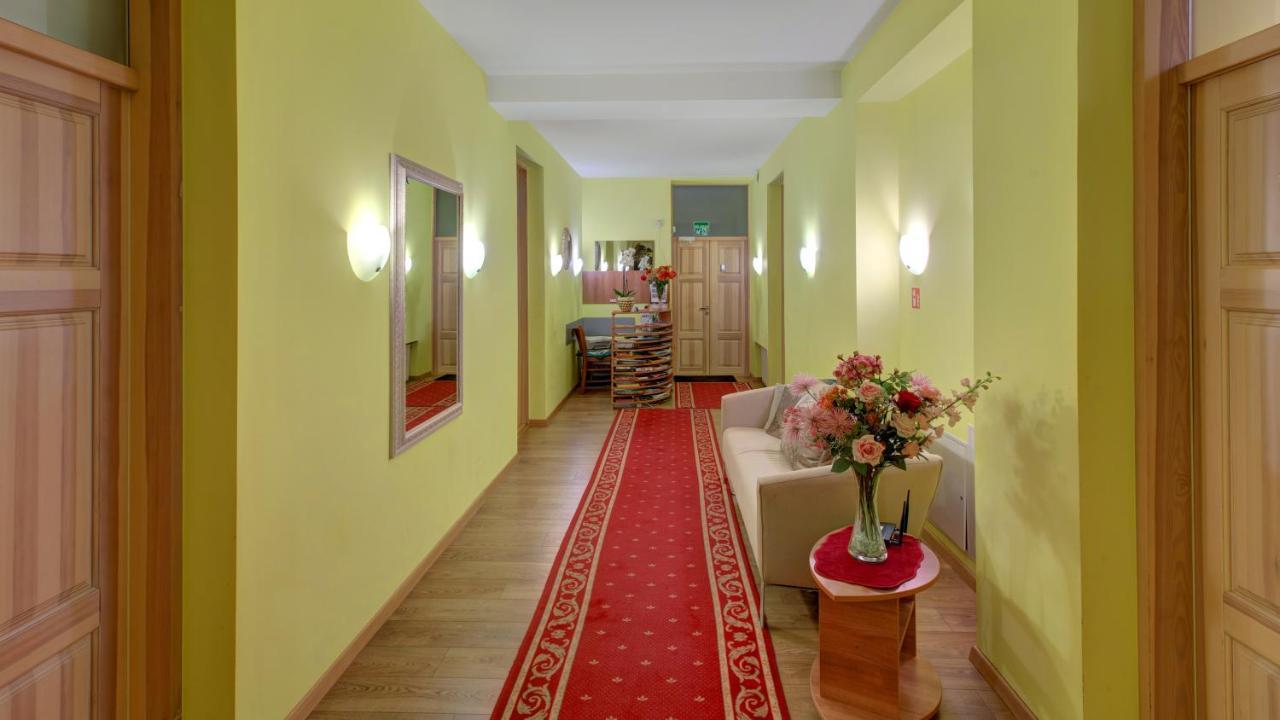 Bed & Breakfast In Astra 3*
